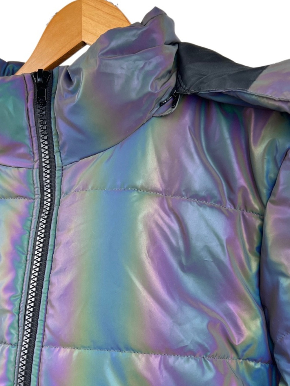 NWT Dolls Kill Current Mood XXL Iridescent Horned Puffer Jacket - Picture 3 of 9